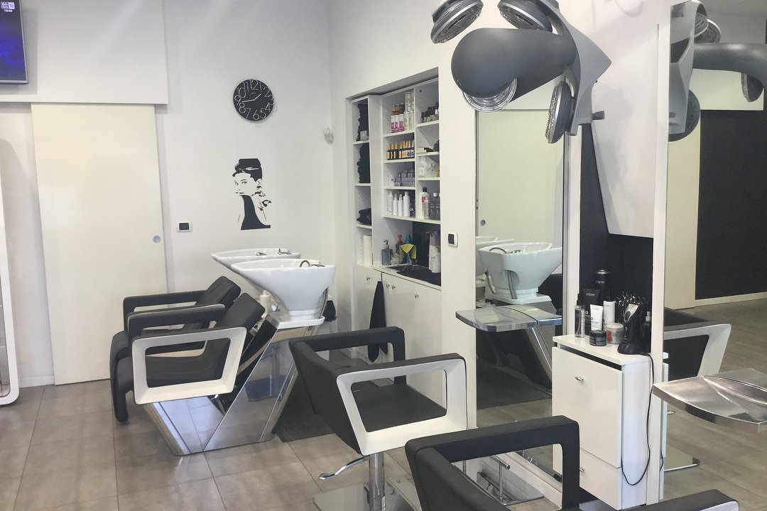 Hairmax Parrucchieri, Mirti, Roma