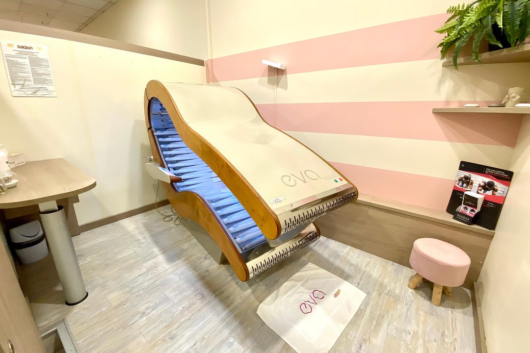 L’Estetique, Tradate, Lombardia