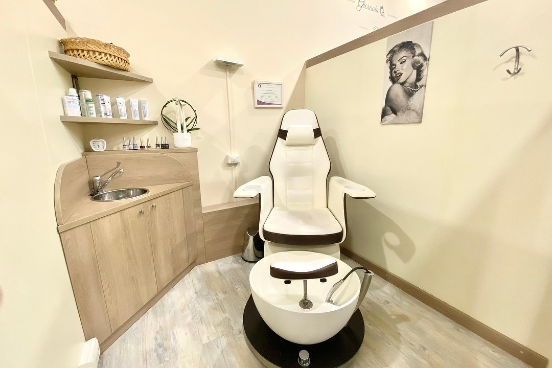 L’Estetique, Tradate, Lombardia