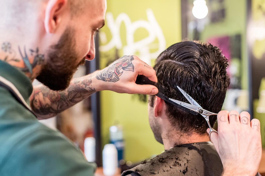 Le Maine Barbershop, Cimetière de Montparnasse, Paris