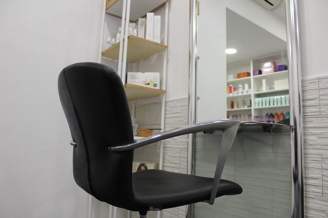 Evolution Hair Studio, Talenti, Roma