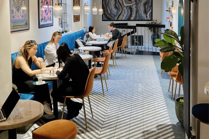 Iris Avenue Nail and Beauty Bar - Onglerie Fitzrovia - Photo de galerie - OneBooking