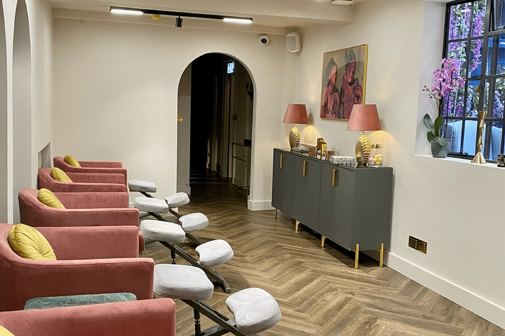 Iris Avenue Nail and Beauty Bar - Onglerie Fitzrovia - Photo de couverture - OneBooking