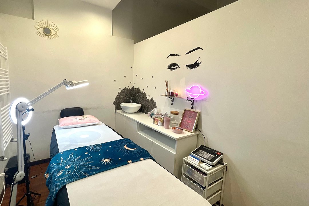 Cura dello Sguardo c/o Noemi Nails, Wagner, Milano