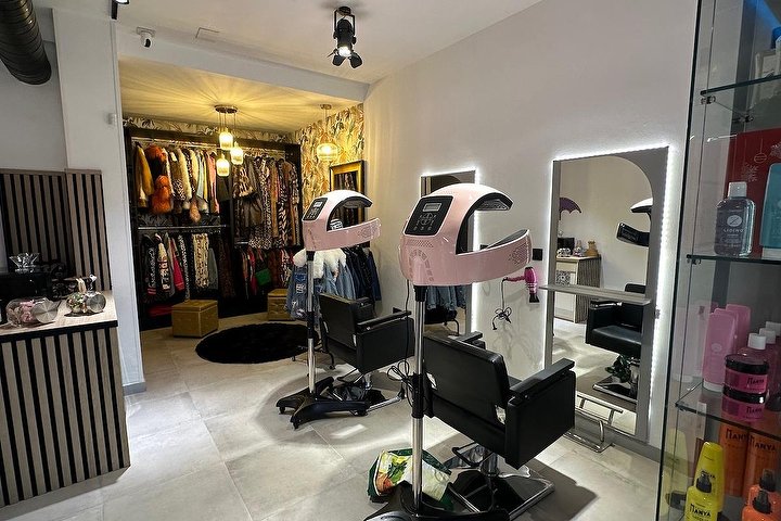 Para Días Lluviosos Paraguas de Colores - Onglerie Getafe - Photo de couverture - OneBooking