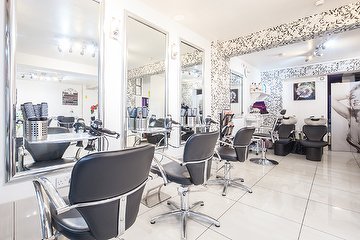 Lily Salon Hair & Beauty