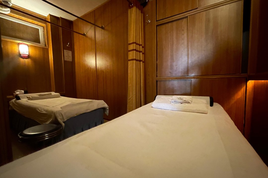 Tibetan Massage & beauty Center, Purmerend, Noord-Holland