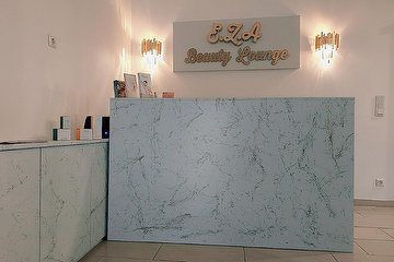 La Beautylounge & Academy