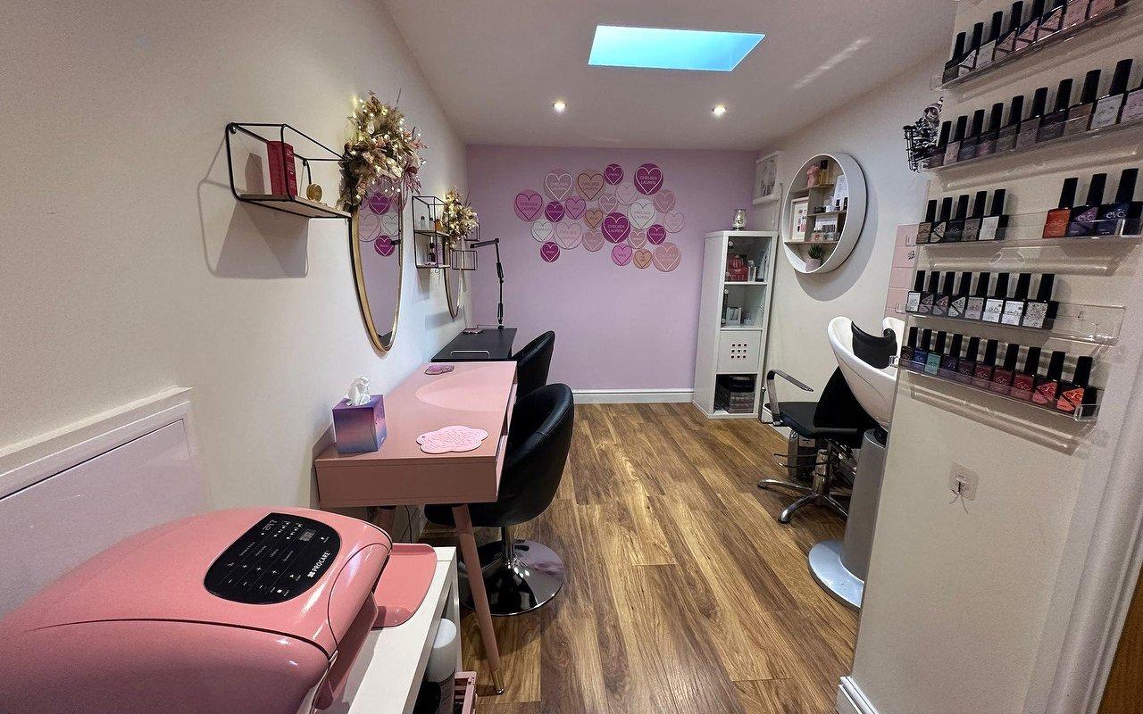 Nail treatments at nail salons and nail bars in Banbury, Oxfordshire