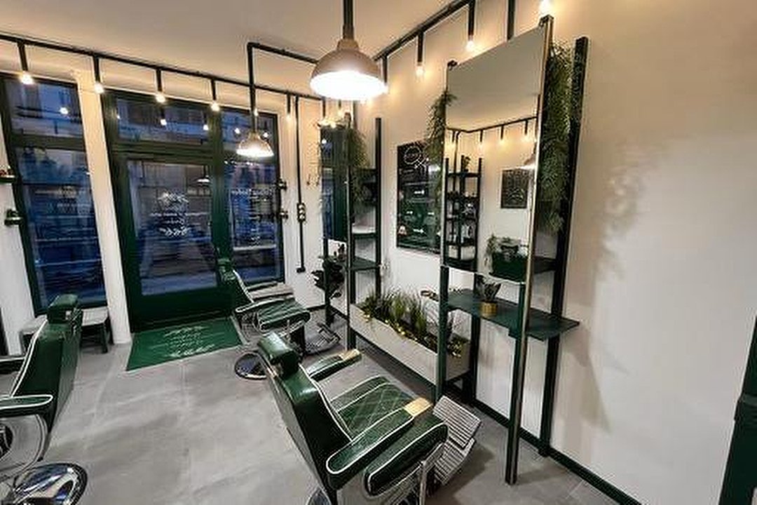 Botanic Barber Paris 19, Combat, Paris