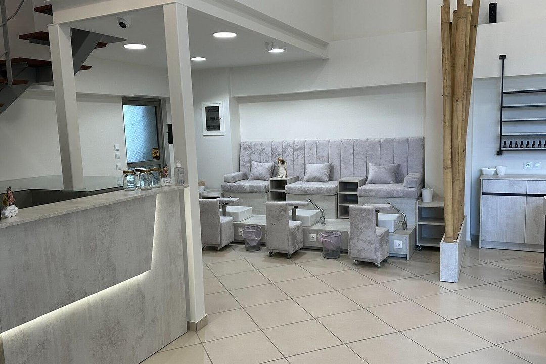 SISU Nail Club, Αττική
