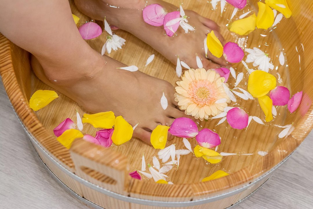 Blooming Lotus Nails by Juls, Archway, London