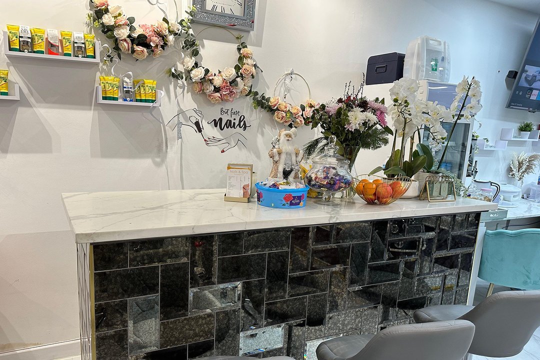Nails & Spa Shoreditch Nail Salon in Bethnal Green Road, London Treatwell
