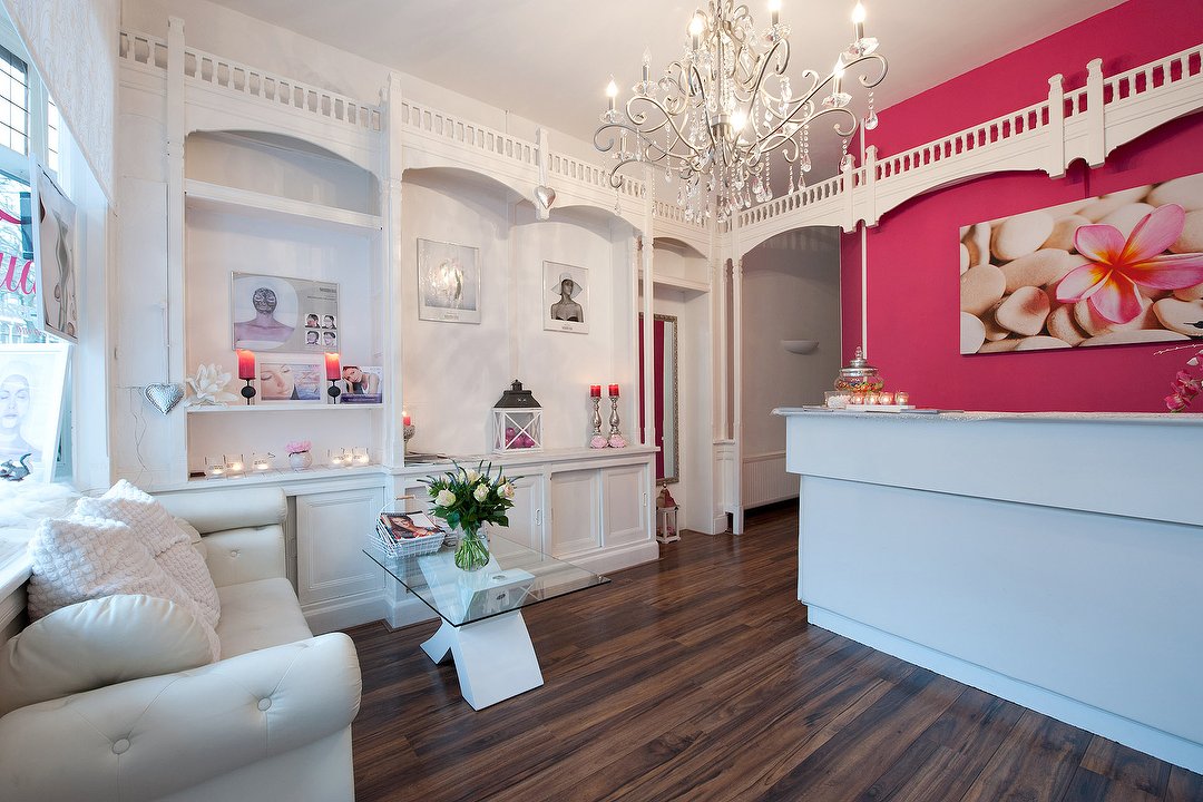 Tuana Beauty Center, Zuidwal, Den Haag