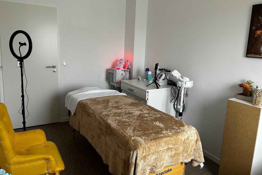 EM Glow Beauty, Haute-Goulaine, Bruxelles-Nord