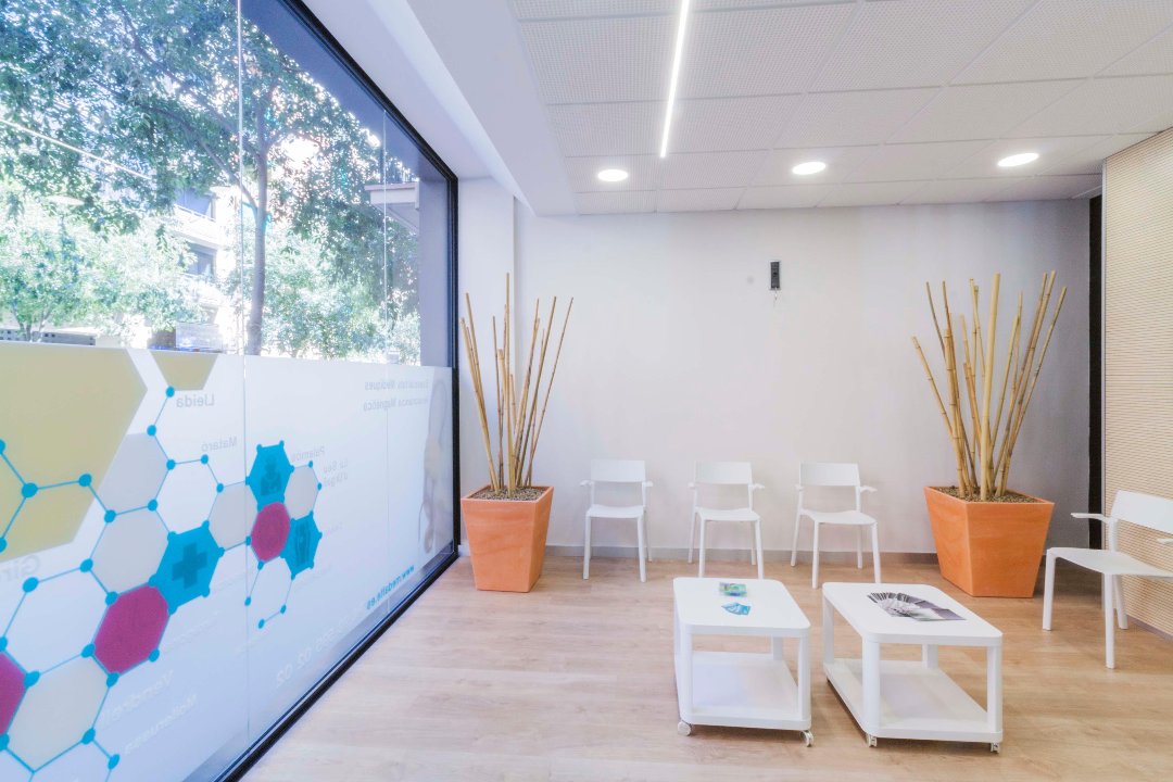 Lash Brow, La Nova Esquerra de l'Eixample, Barcelona