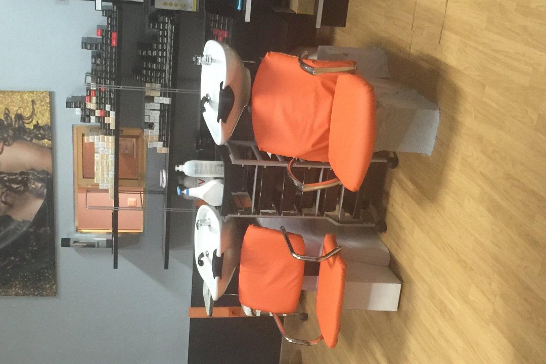 Academia Peluquería Camas, Withernsea, East Riding