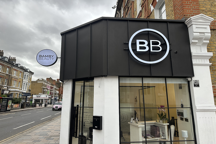 Bamby Beauty - Sourcils & cils London - Photo de galerie - OneBooking