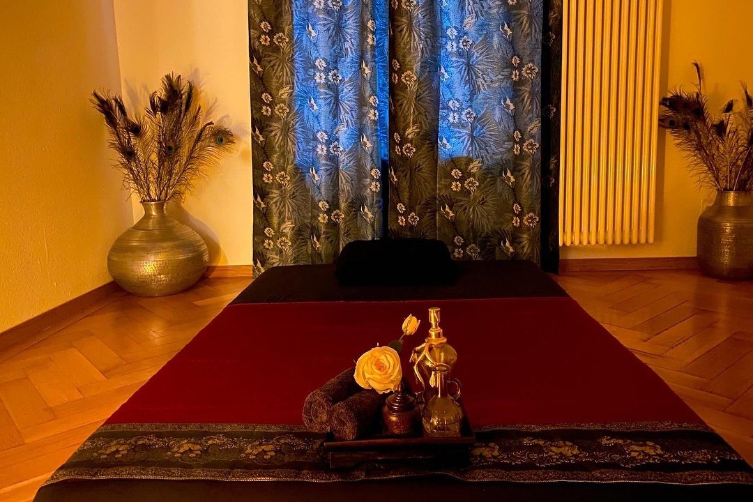 Maya Spa & Massage, Kreis 8, Zürich