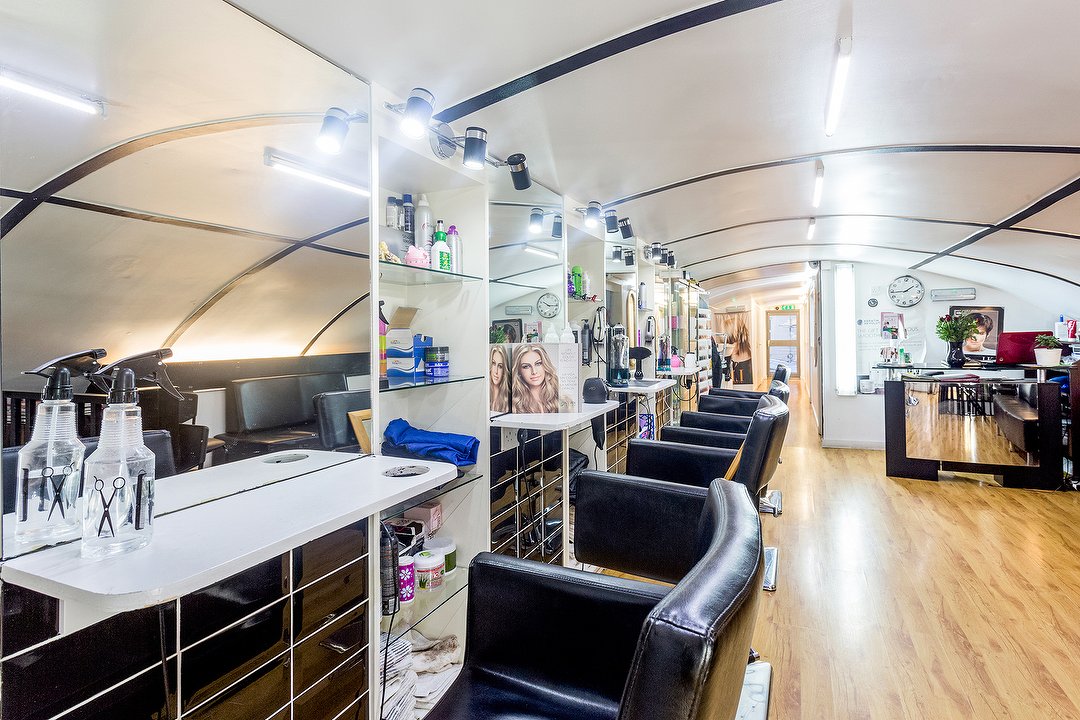 Amanda's Hair & Beauty Salon, Elephant and Castle, London