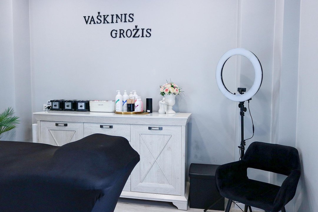 Vaškinis grožis, Karoliniškes, Vilnius