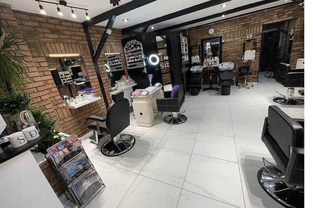 Sculptures Unisex Salon, Swan Lane Open Space, London