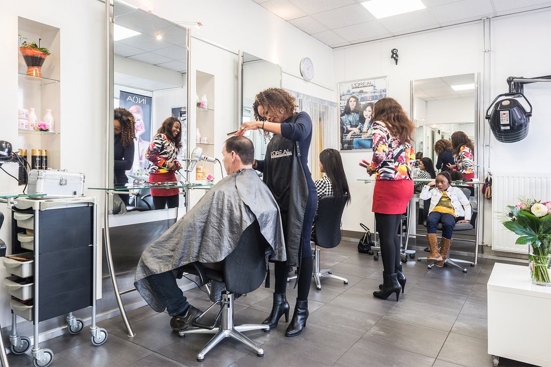 O-Macy's Kapsalon, Morgenstond, The Hague