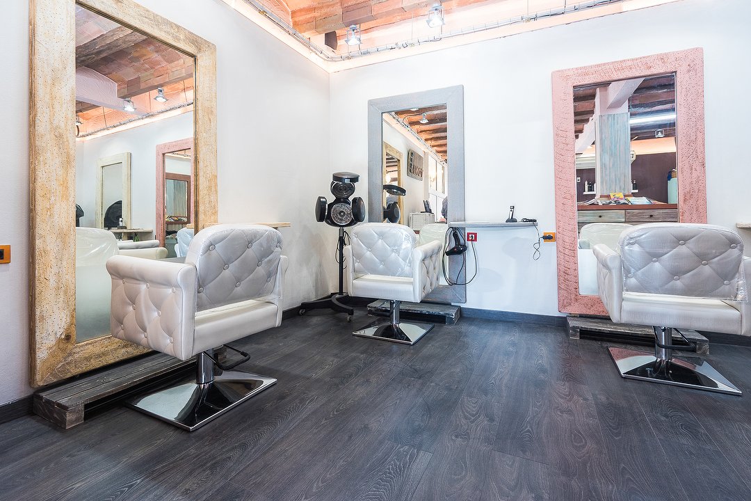 Toni Sala Perruquers, Vila de Gràcia, Barcelona