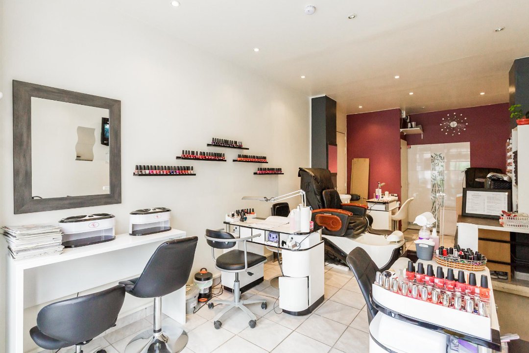 Arago Nails, Boulevard Saint-Marcel, Paris