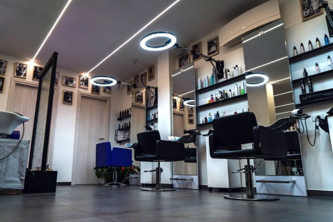 Fascia per demone con corna nere