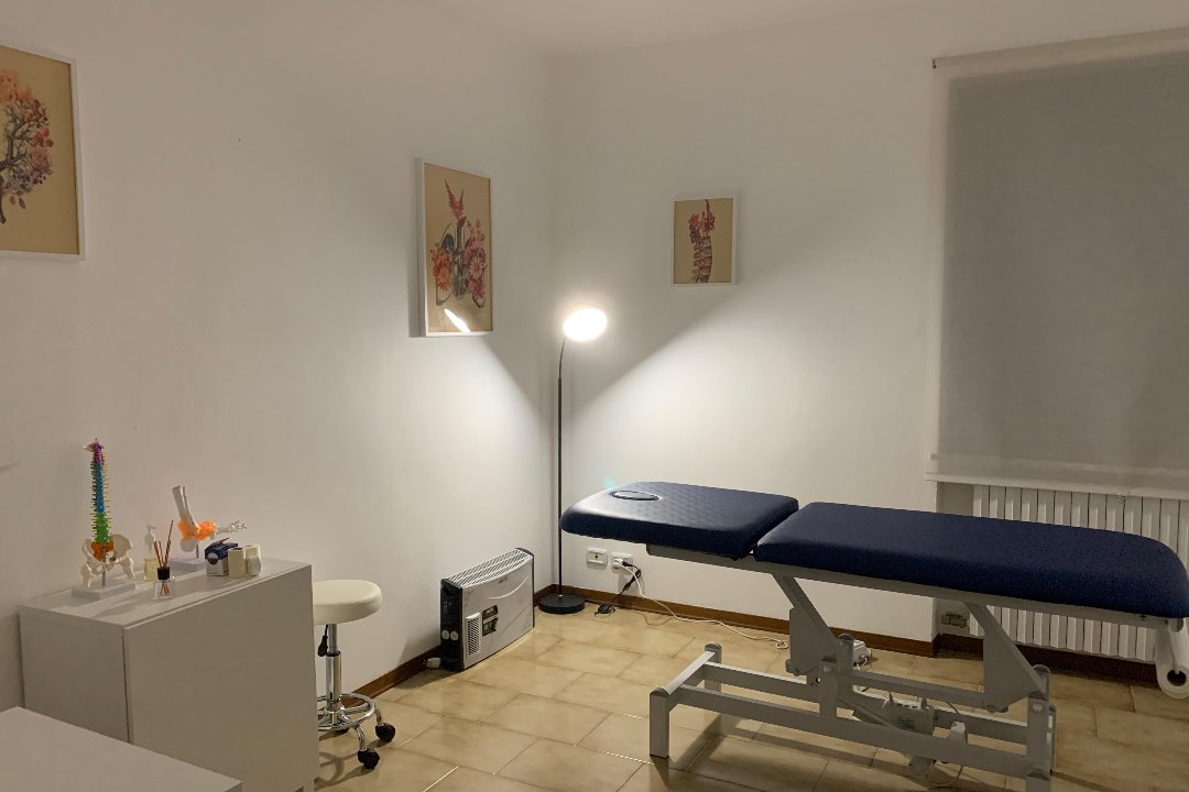 Andrea De Bartolo Massaggi, Castel D'Azzano, Verona Provincia