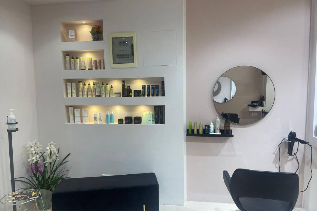 Harmony Hair, Savona, Liguria