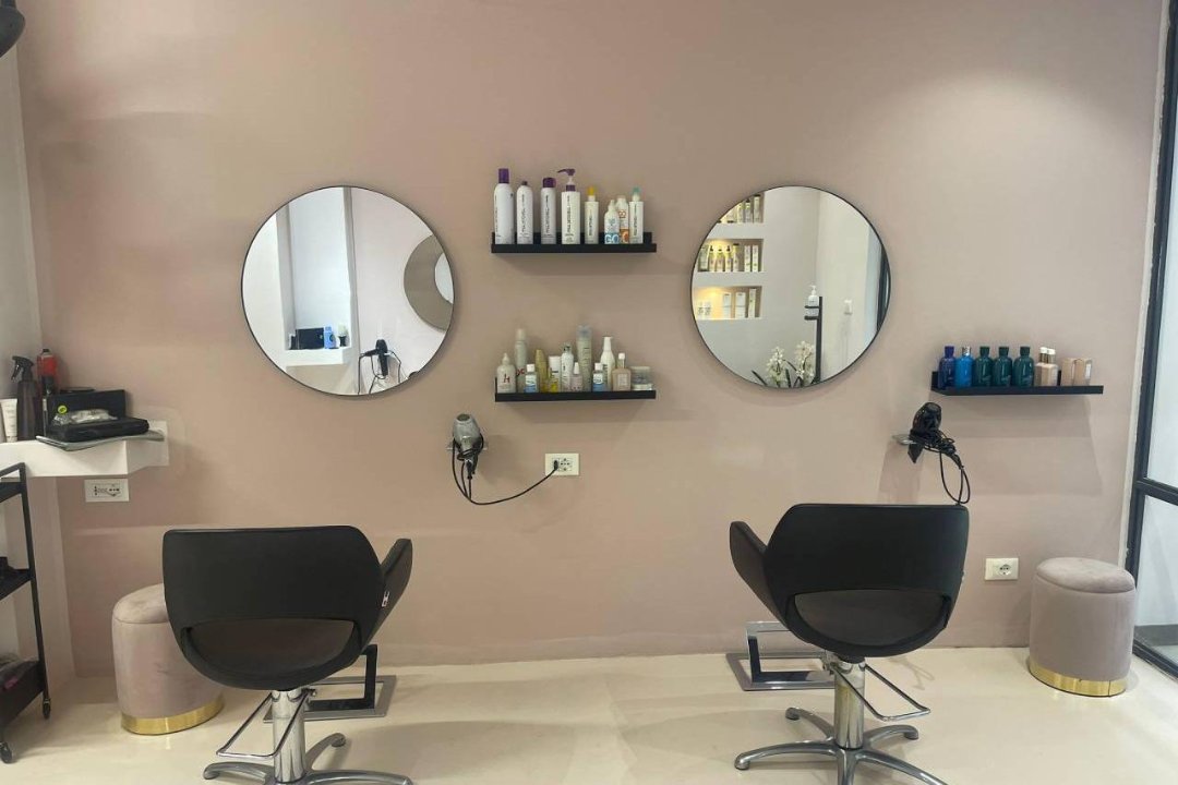 Harmony Hair, Savona, Liguria