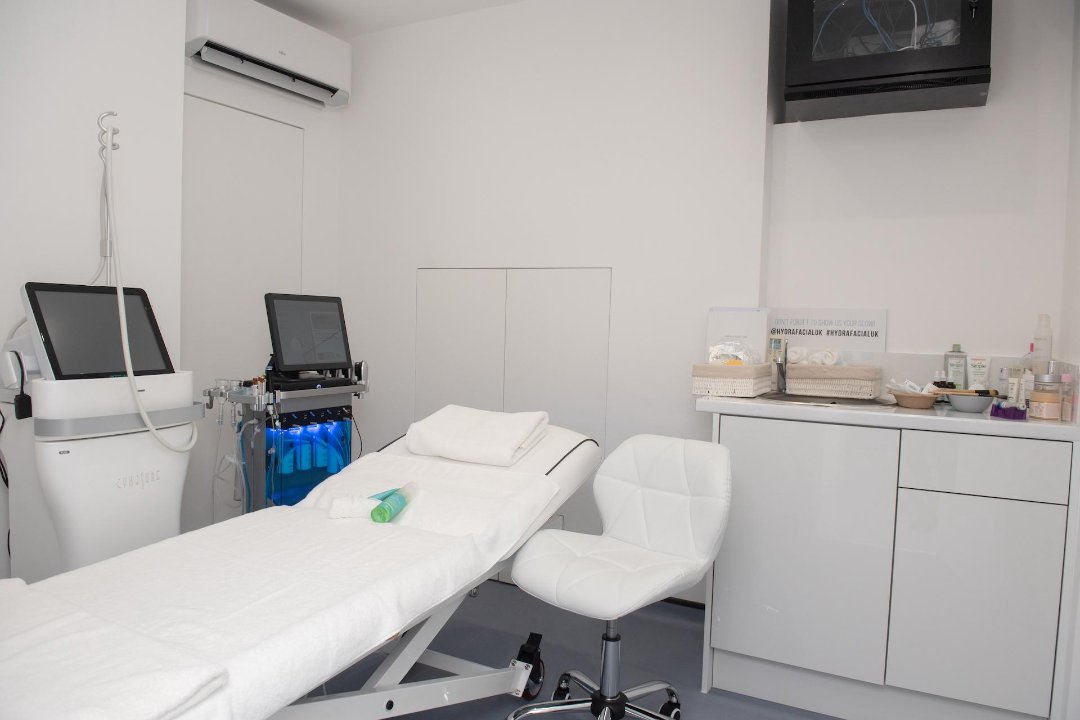 Neogleam Clinic, Addison, London