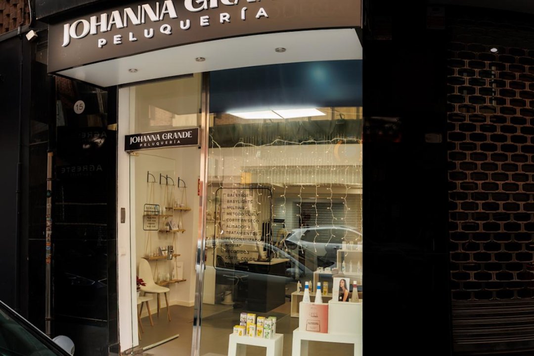 Johanna Grande Peluquería, Ensanche Diputación, Alicante