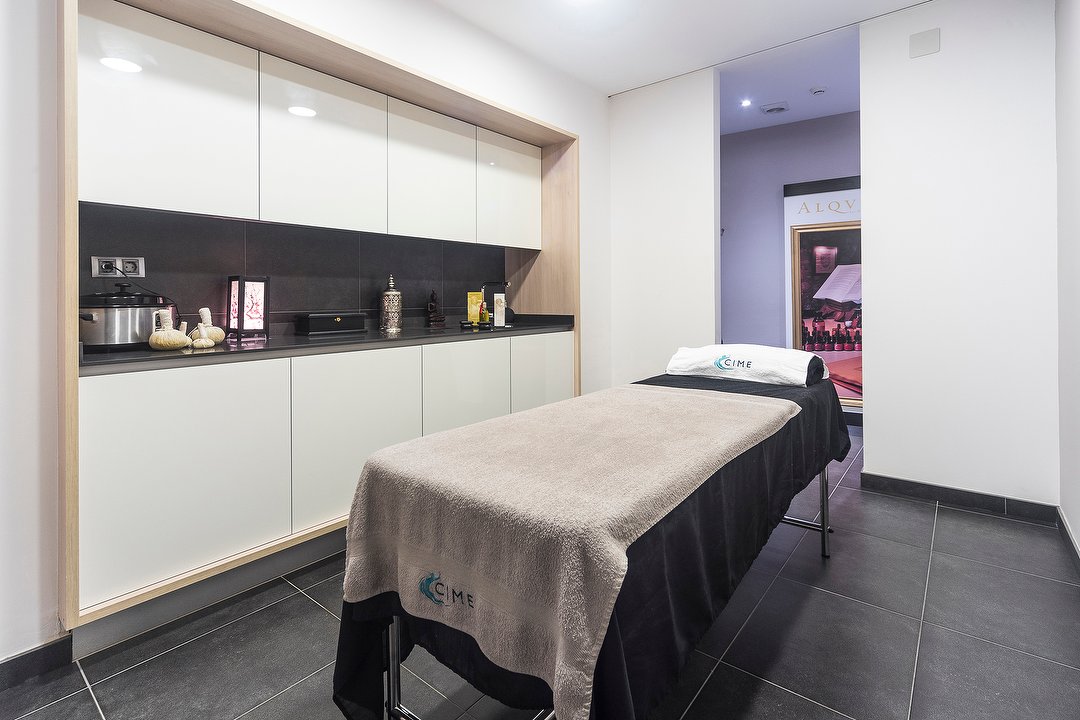 Clínica CIME, Dalt la Vila, Badalona