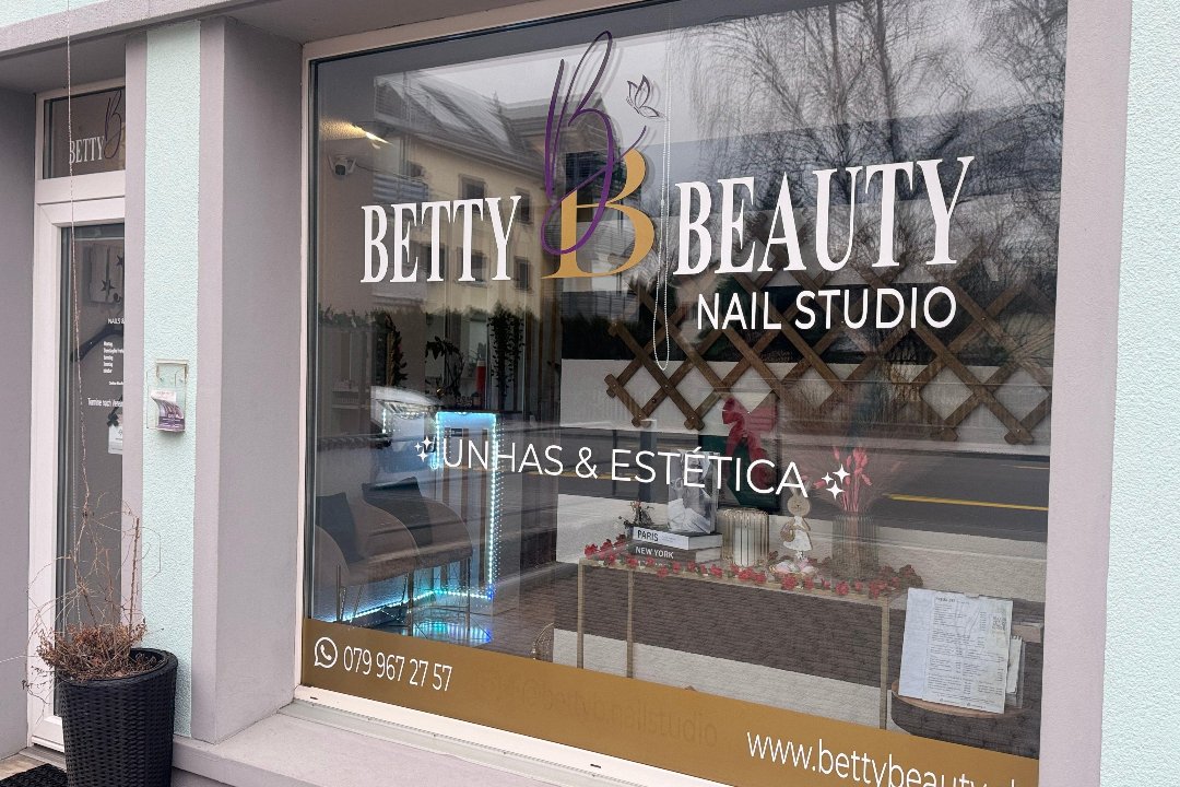 Betty Beauty - disabled, Geroldswil, Kanton Zürich