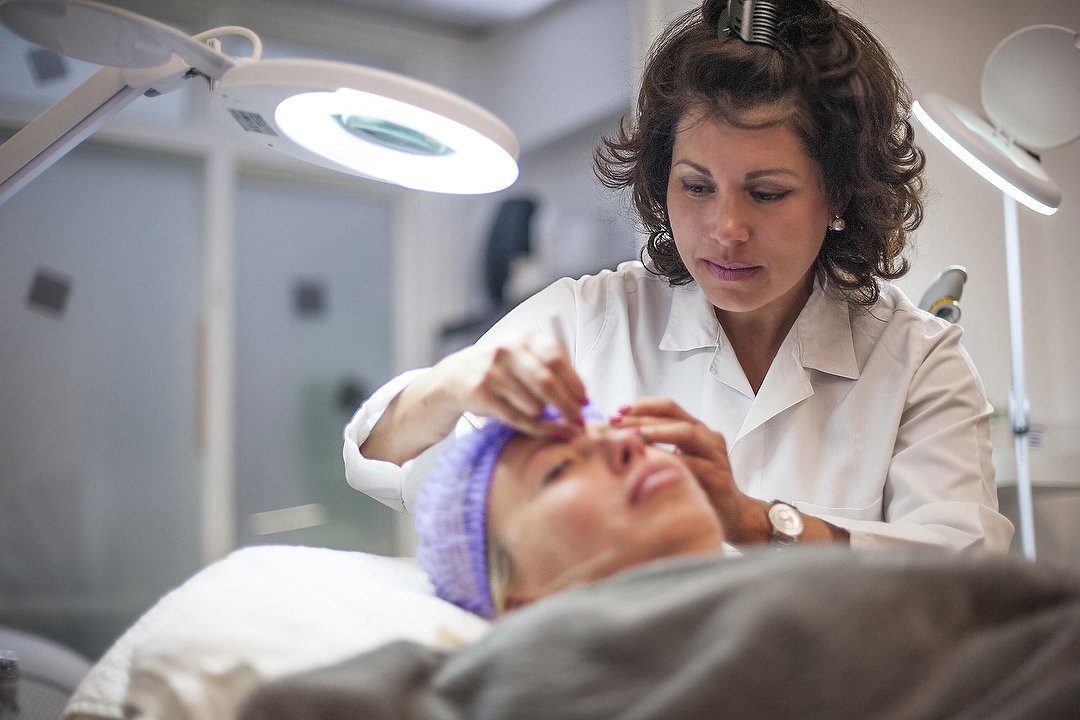 Denneweg Beautyclinic - schoonheidssalon, Denneweg, Den Haag
