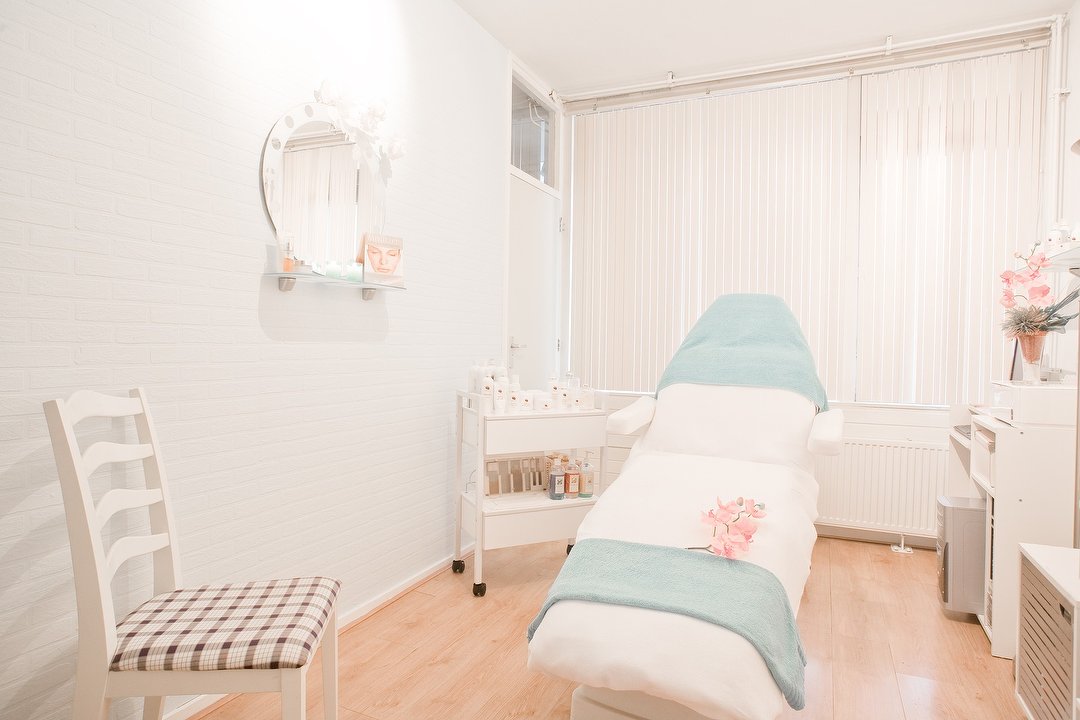 Beautysalon New Image, Hoek van Hollandstraat, Amsterdam