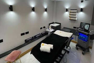 Prive Beauty Nails & Laser Clinic