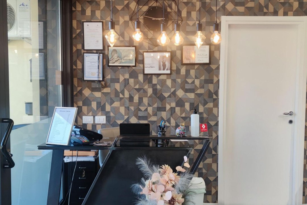 Martina Hair Life, Gregna, Roma