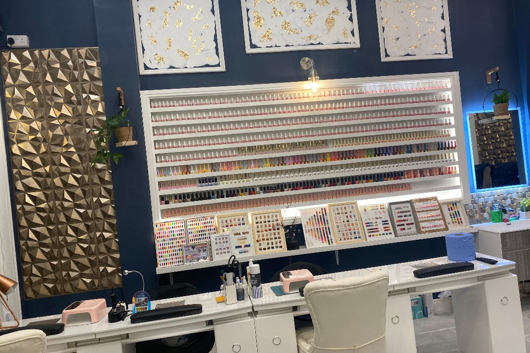 Dazzling Nails & Eyelashes, Brixton, London