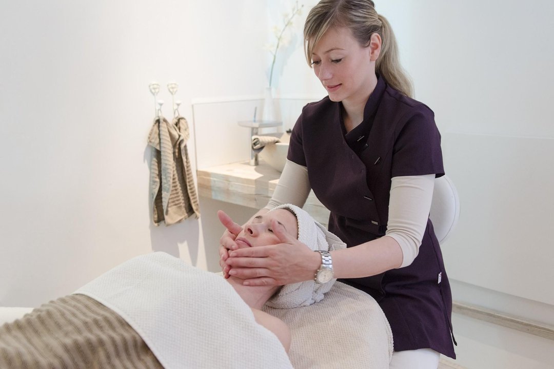 Just Beauty by Renate, Alban Bergstraat, Almere