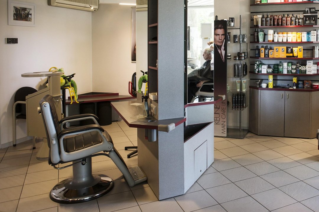 Haarmode Cas v/d Broek, Tilburg-Het Zand, Tilburg