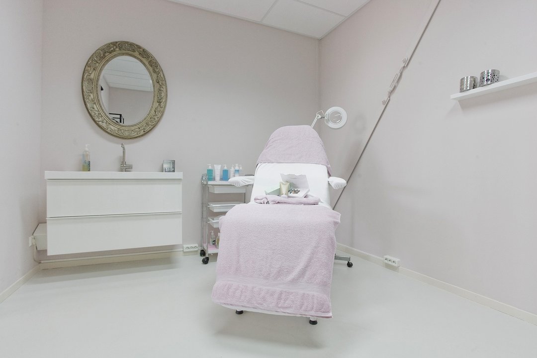 Nails and Beauty by Myra, Skoon, Noord-Holland
