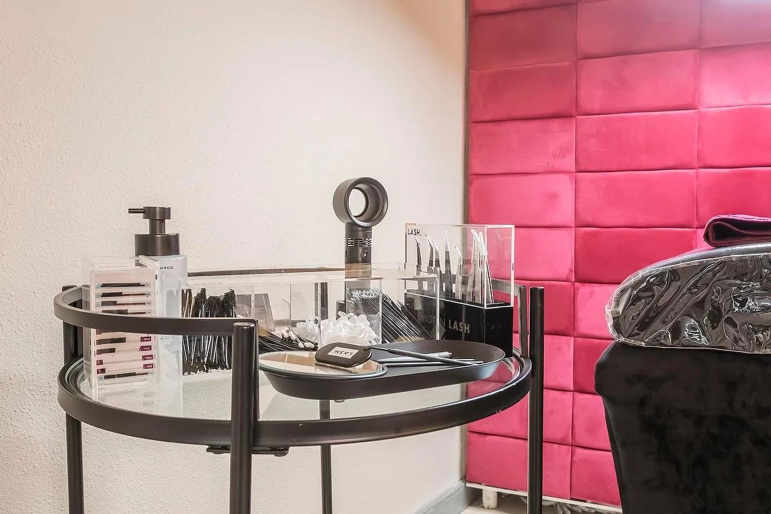 Brow aesthetics & Body contour , IJplein en Vogelbuurt, Amsterdam