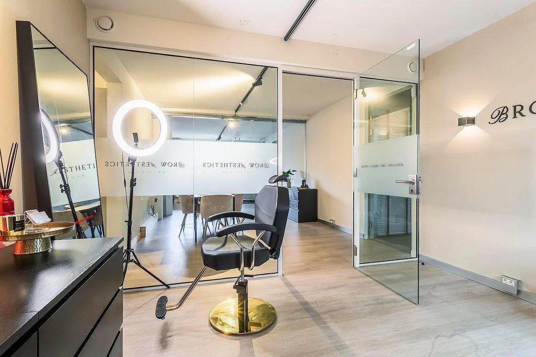 Brow aesthetics & Body contour , IJplein en Vogelbuurt, Amsterdam