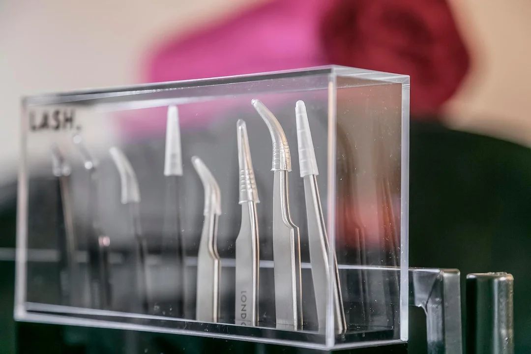 Brow aesthetics & Body contour , IJplein en Vogelbuurt, Amsterdam