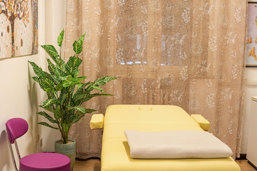 Yana Riflessologa, Via Copernico, Milano