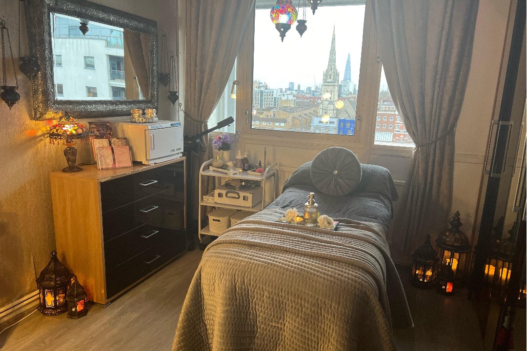 Blissful Spirit Therapist, Ratcliff, London